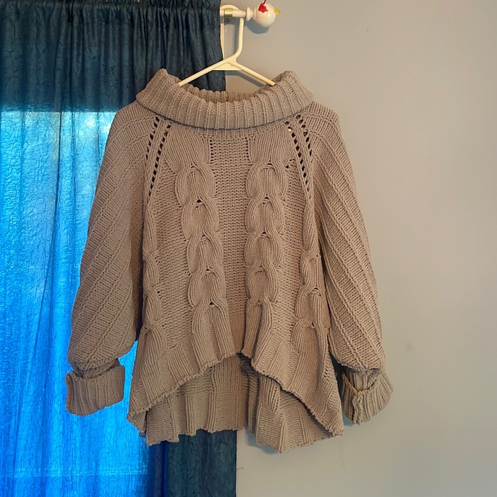 Cute and cozy sweater for the upcoming winter!!
